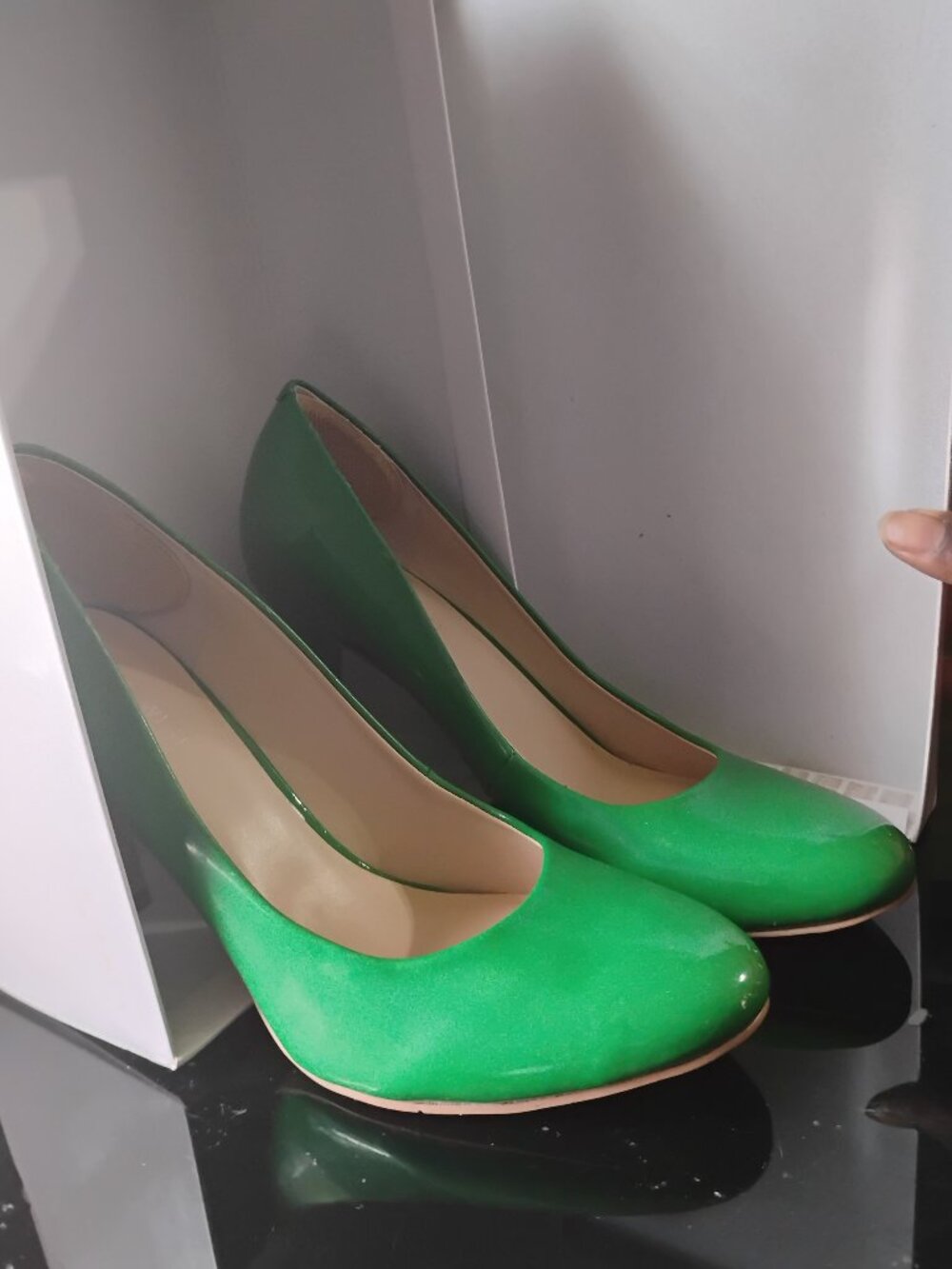 Nine West Green Caress Heels Size 8